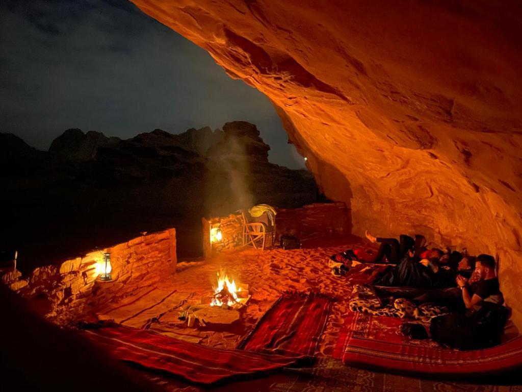 Wadi Rum Cave Camping Bagian luar foto