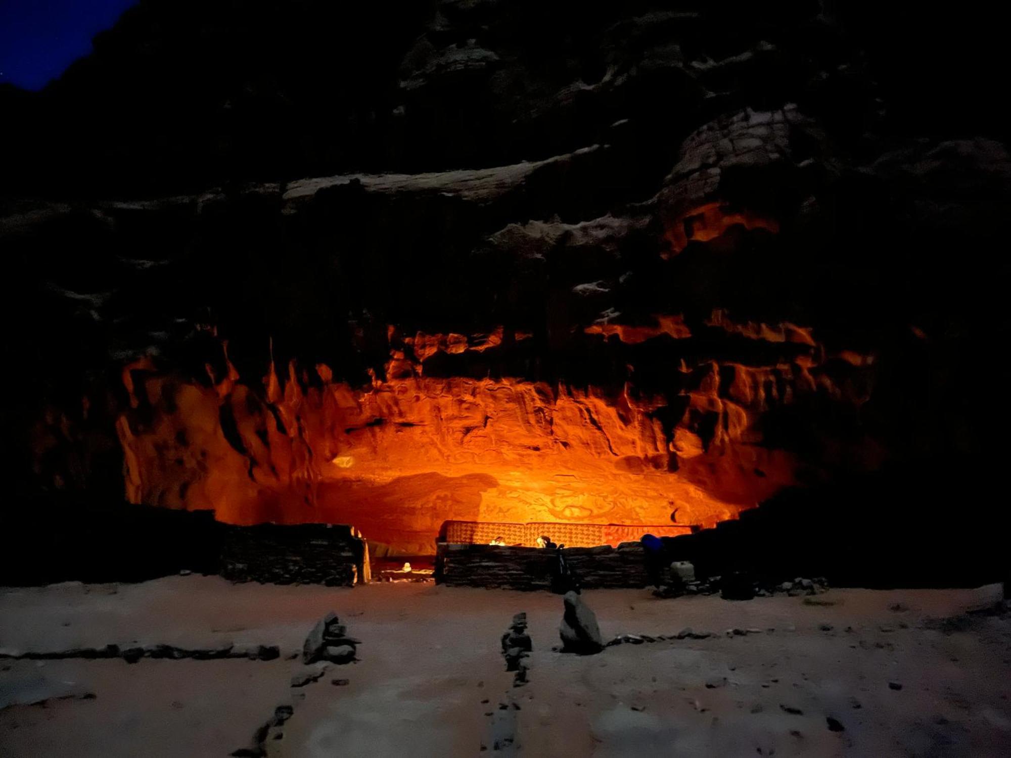 Wadi Rum Cave Camping Bagian luar foto