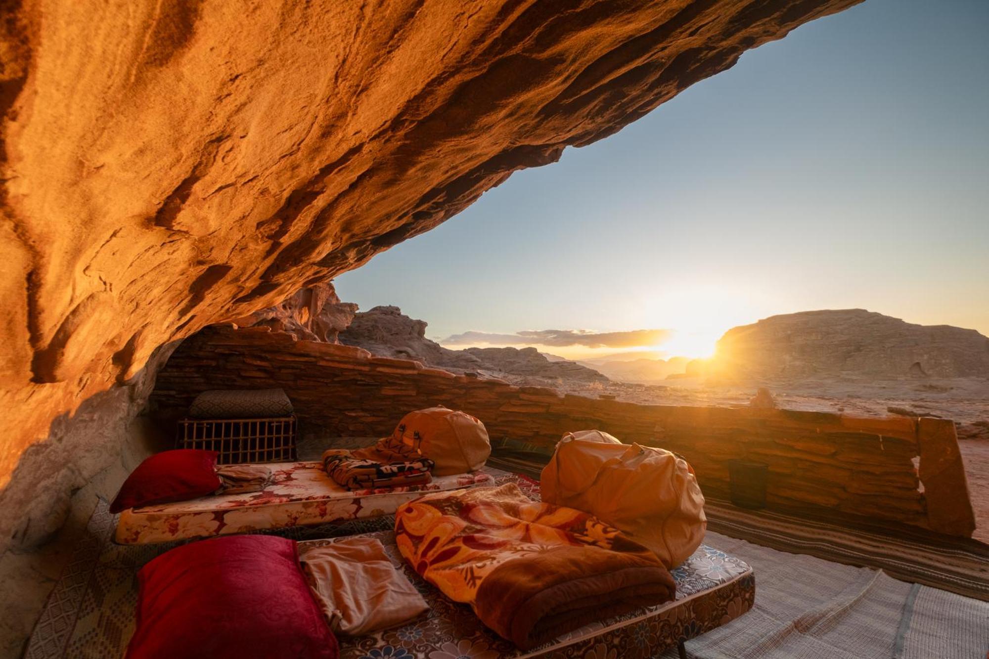 Wadi Rum Cave Camping Bagian luar foto