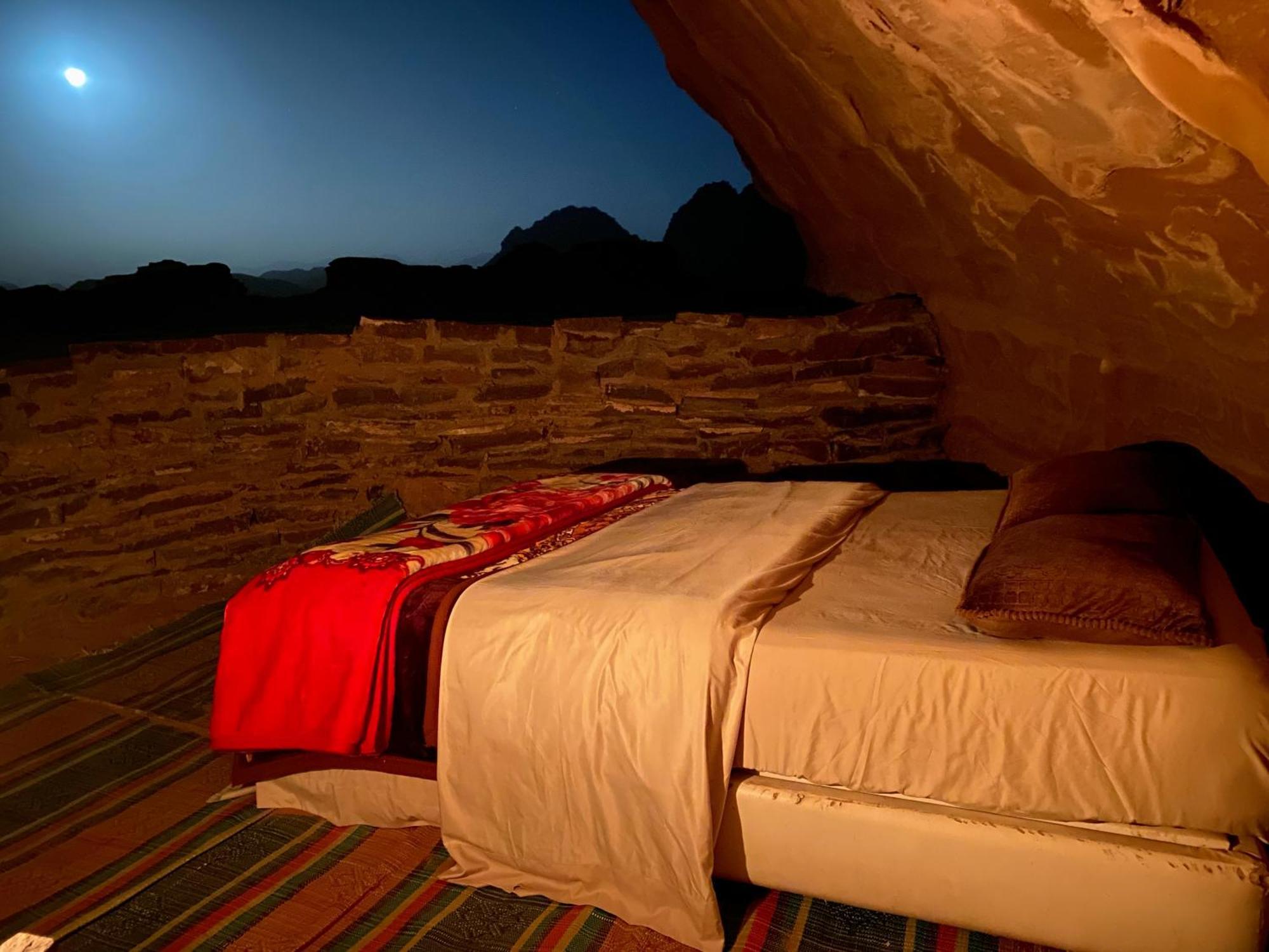 Wadi Rum Cave Camping Bagian luar foto
