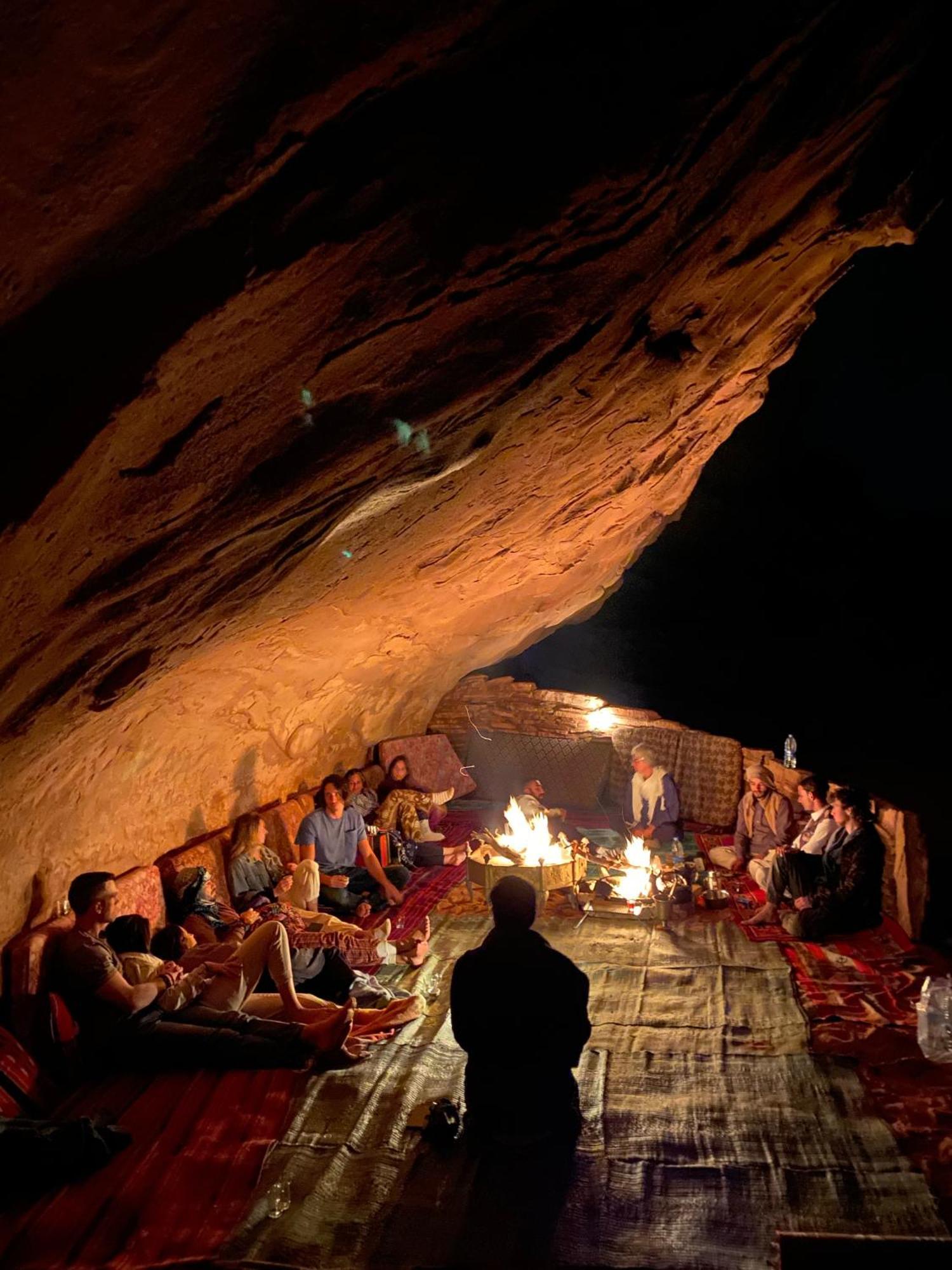 Wadi Rum Cave Camping Bagian luar foto