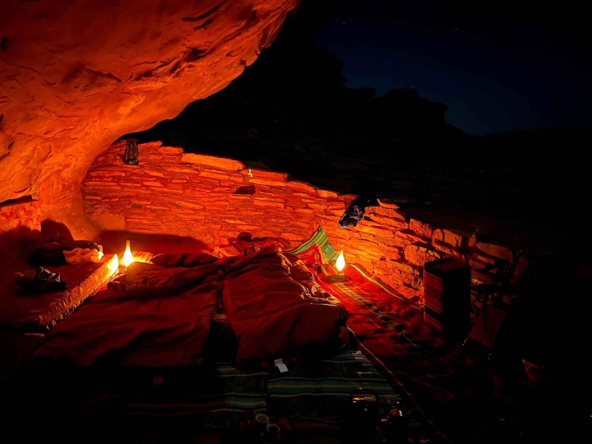 Wadi Rum Cave Camping Bagian luar foto