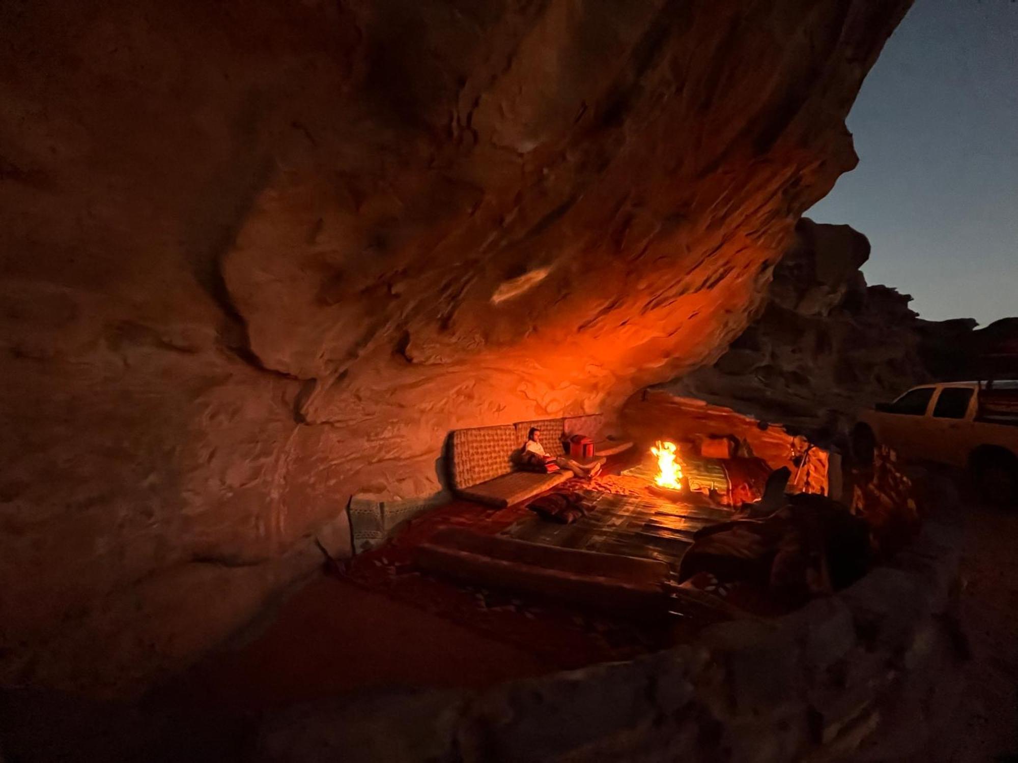 Wadi Rum Cave Camping Bagian luar foto