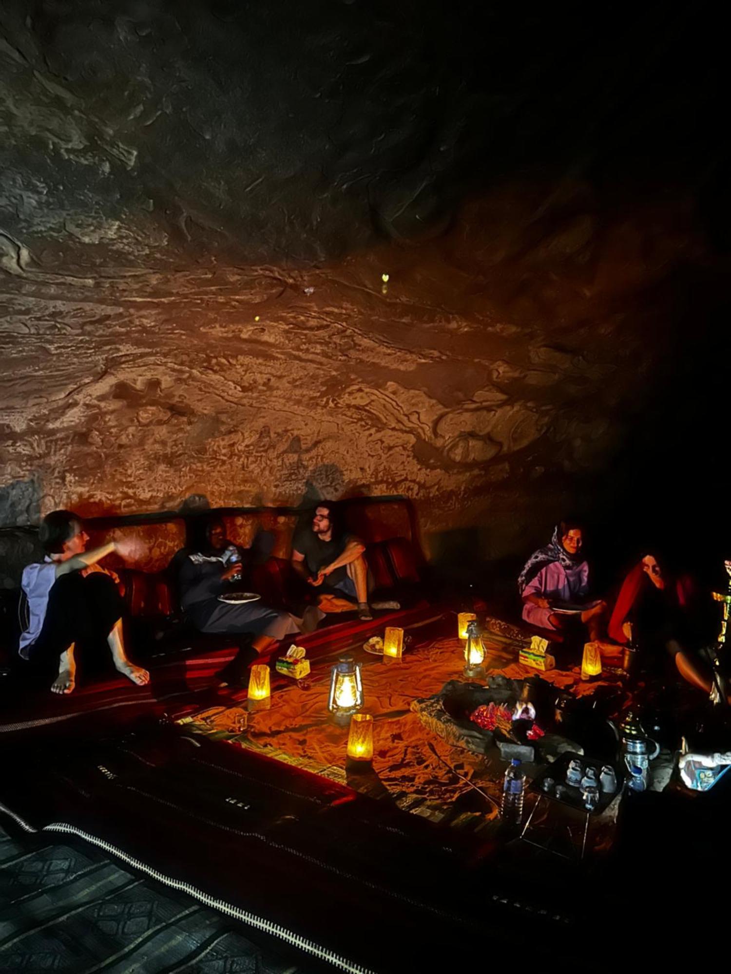 Wadi Rum Cave Camping Bagian luar foto