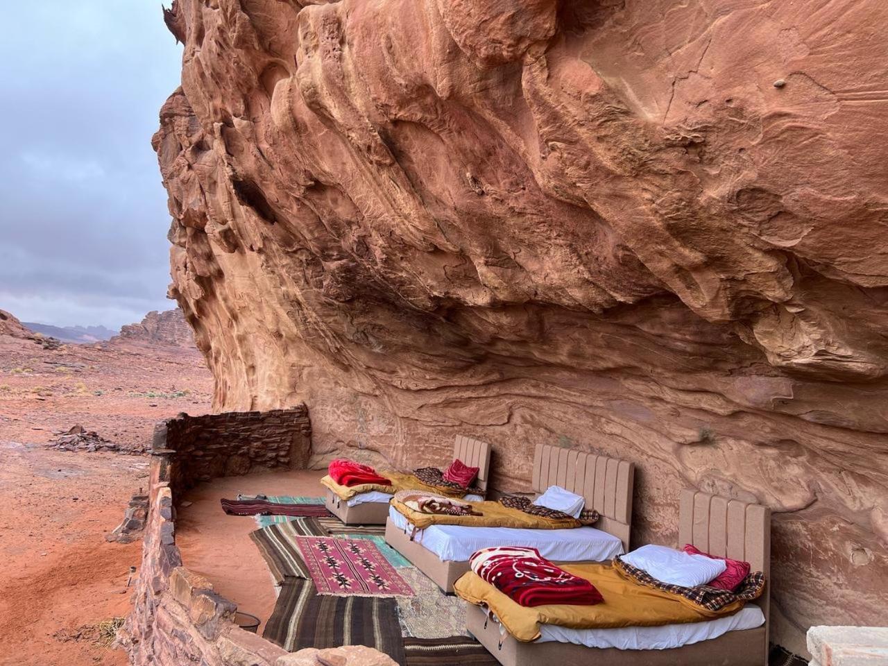 Wadi Rum Cave Camping Bagian luar foto
